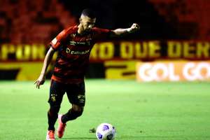 Vice de futebol confirma salário atrasados no Sport e alerta sobre crise financeira