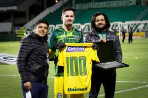 Série B: Goleiro alcança a marca de 100 jogos pelo Goiás