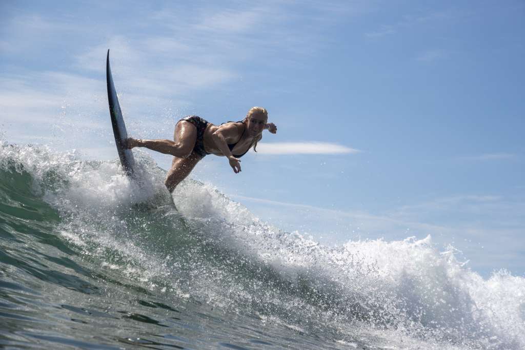 Olimpíadas: Tatiana Weston-Webb e Silvana Lima avançam às oitavas de final no surfe em Tóquio