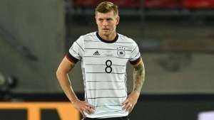 Kroos minimiza 'riqueza' dos times ingleses: 'Não ganharam título neste ano'