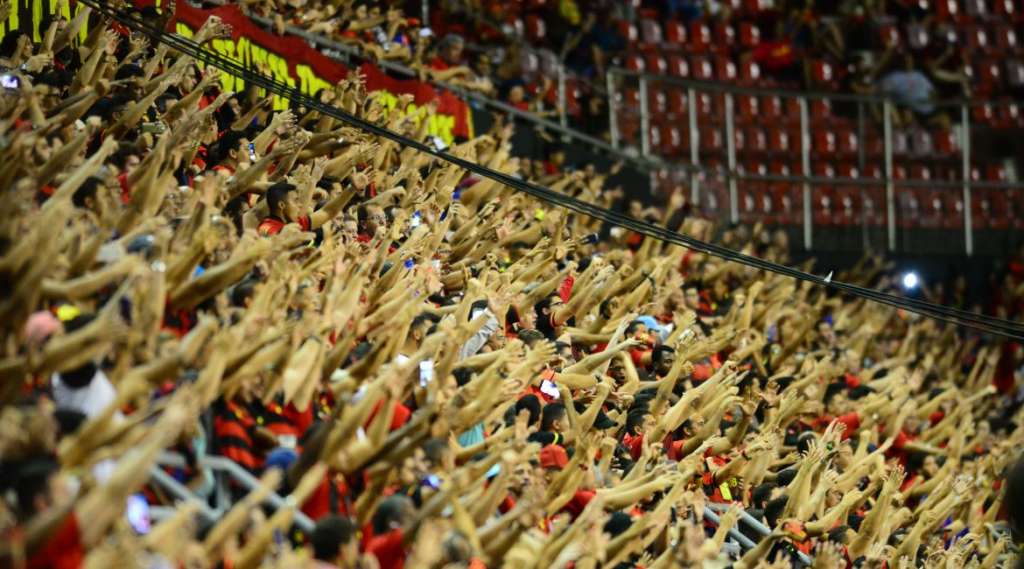Clube do Brasileirão vende ingressos virtuais e usará grana para pagar funcionários