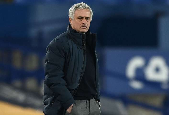 José Mourinho critica veteranos da Inglaterra: “Fogem da responsabilidade”