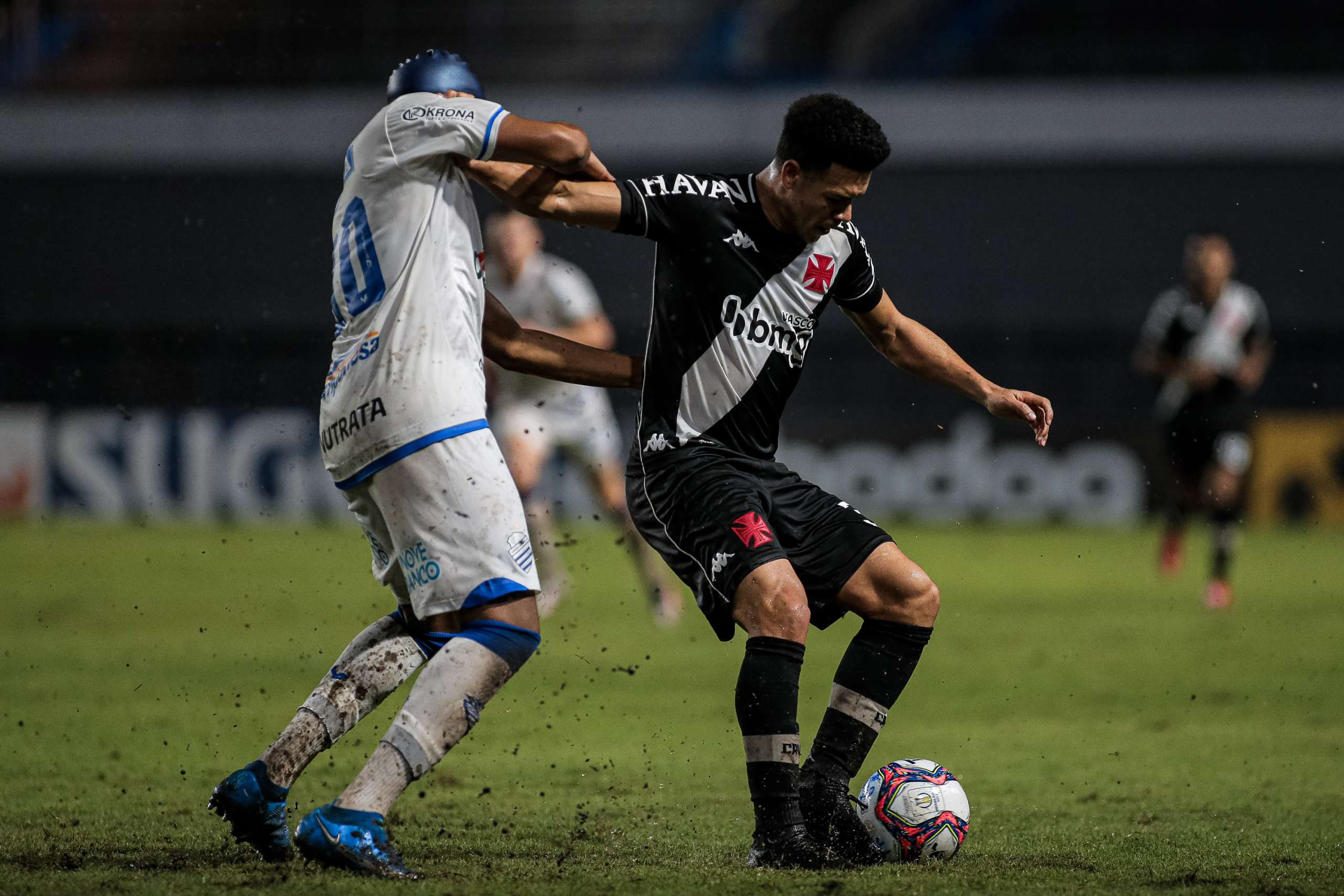 SÉRIE B: Náutico mantém invencibilidade e Vasco escapa de derrota em Maceió