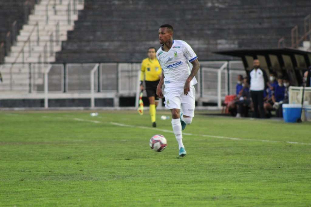 Série D: Atacante comemora gol, mas pede Santo André focado: ‘Passo a passo’