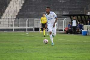 Série D: Atacante comemora gol, mas pede Santo André focado: 'Passo a passo'