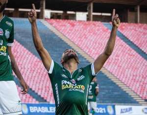 Uberlândia-MG 2 x 0 Águia Negra-MS – Com um gol em cada tempo, Verdão vence e assume vice-liderança