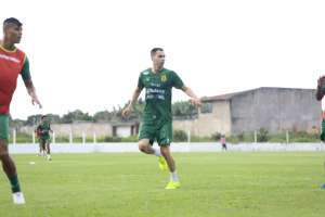 Série B: Com retorno de meia, Sampaio Corrêa viaja para 'jogo complicado' com o Brasil-RS
