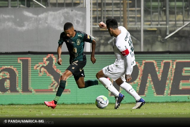 Destaque recebe proposta de rival do Brasileirão e encaminha saída do América-MG