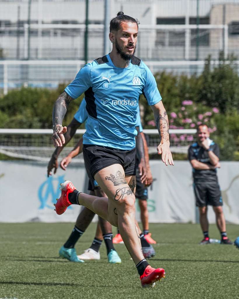 Para satisfazer Crespo, São Paulo insiste em negociação de centroavante argentino