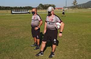 Time que luta contra o rebaixamento na Série B demite treinador