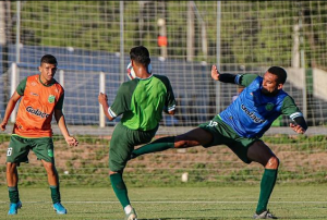 Série C: Com baixa no ataque e possível estreia na zaga, Floresta encara o Volta Redonda