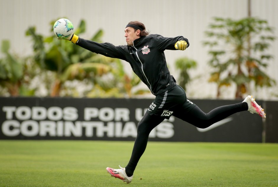 Cássio espera que Corinthians aproveite semana de treinos para ‘corrigir erros’