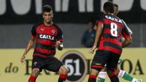Série B: Coritiba traz ex-atacante do Vitória para teste e busca lateral-esquerdo no mercado