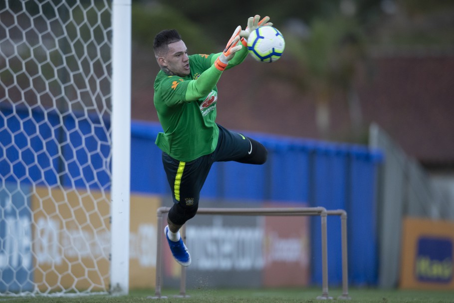 Copa América: Titular, goleiro do Brasil isenta gramado e acredita em jogo acirrado contra o Chile