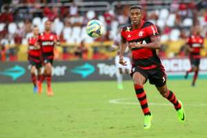 América-MG contrata atacante que foi campeão da Libertadores em rival do Brasileirão