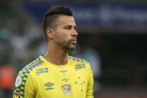 Série B: Fábio destaca força da camisa do Cruzeiro, mas desabafa: 'Estamos sofrendo'