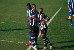 Figueirense x São José-RS - Times fazem confronto direto para se firmar no topo da tabela