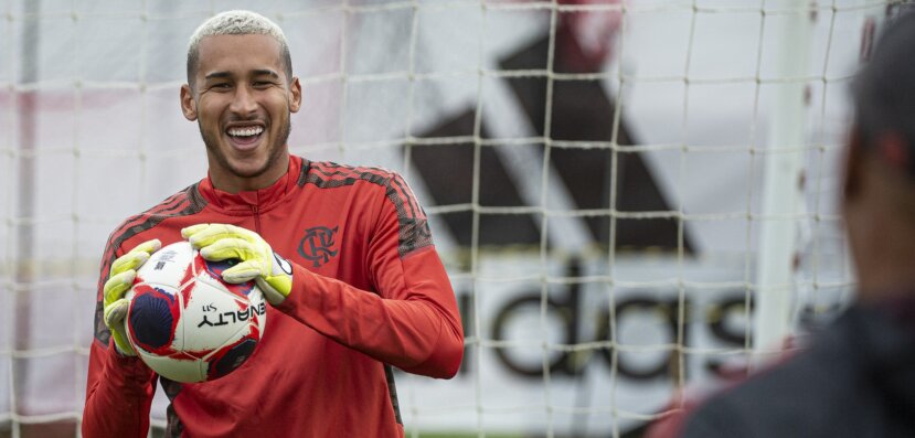 Time da Europa procura goleiro, mas ouve ‘não’ contundente do Flamengo