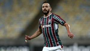 Yago vê derrota injusta do Fluminense e minimiza discussão com Nenê