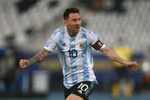 Copa América: Messi aproveita erro do adversário para provocar ex-Palmeiras e Barça