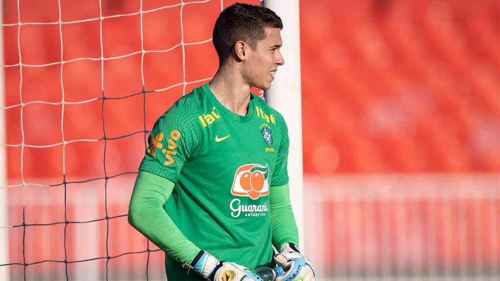 Goleiro Brenno é diagnosticado com covid-19 e não embarca com seleção ao Japão