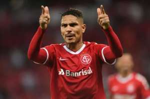 Ex-Corinthians e Flamengo brigou, quis sair do Internacional e agora pode ser salvador da pátria