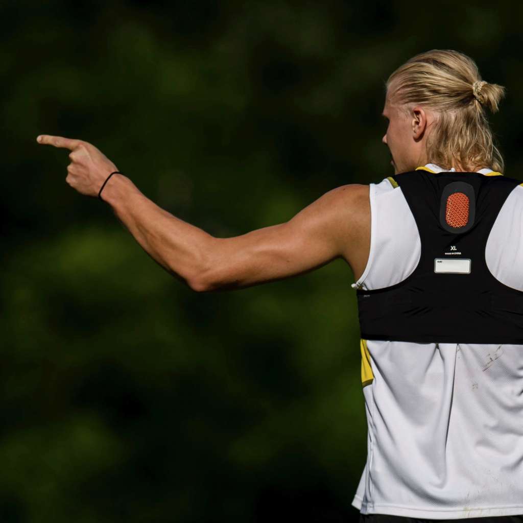 Haaland passa em branco na vitória do Borussia Dortmund sobre Bologna em amistoso