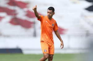 Série C: Santa Cruz anuncia chegada de meia-atacante que estava no Mundo Árabe