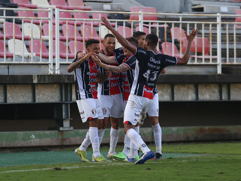 Joinville-SC 2 x 0 Caxias-RS – JEC é superior, mas precisa do banco para assumir a liderança