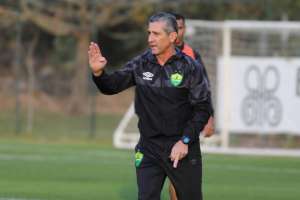 Cuiabá estreia treinador tetracampeão mundial contra o líder do Brasileirão