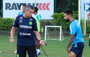 ​Jorginho pede por reforços e tenta achar um camisa 10 para o Cuiabá