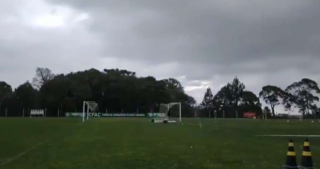 Clubes das Séries A e D do Brasileirão treinam sob neve; VÍDEOS AQUI!