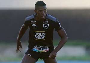 Na mira de Atlético-MG e São Paulo, zagueiro da Série B recebe sondagem do Santos