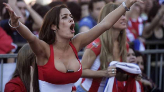Musa da Copa de 2010, Larissa Riquelme reclama de assédio na web