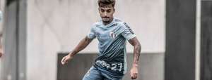 Clube da Série B se aproxima de contratação de meia do Santos