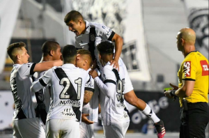 Talismã se destaca em vitória da Ponte Preta com gol decisivo