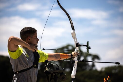 Marcus Vinicius cai no tiro com arco e deixa Olimpíada com campanha histórica