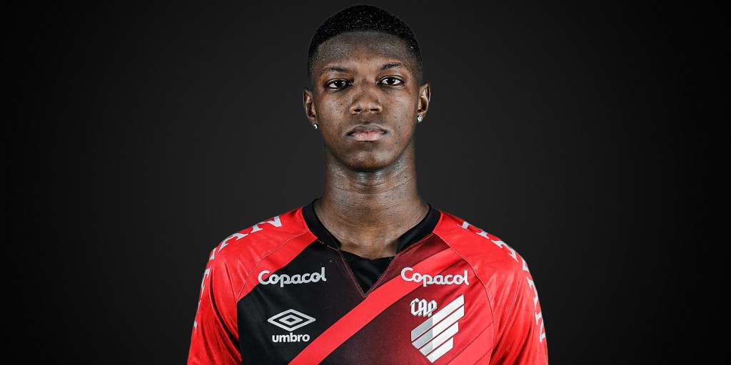 Atacante do Athletico-PR terá que passar por cirurgia e não joga mais nesta temporada