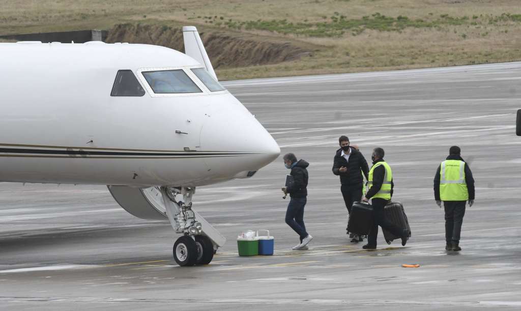 Messi tem voo atrasado por suspeita de bomba na Argentina