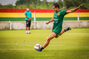 Série B: Com Nadson à disposição, Sampaio Corrêa encara o Coritiba