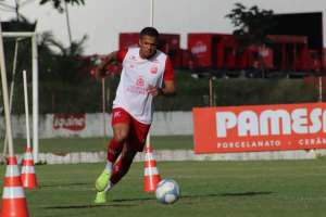Série B: Fora dos planos, ex-lateral do Guarani rescinde com o Náutico