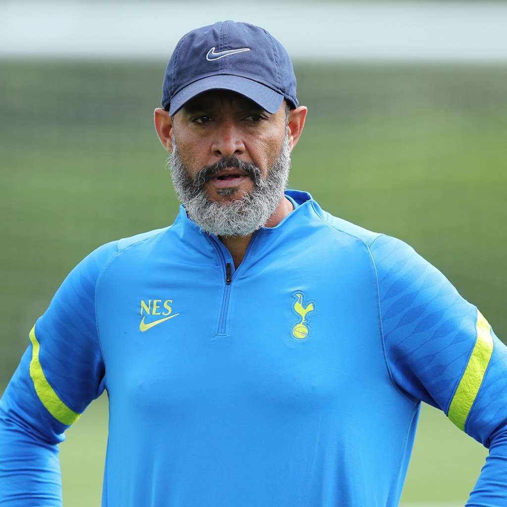 Novo técnico do Tottenham é direto sobre permanência de craque: ‘É nosso jogador, ponto final’