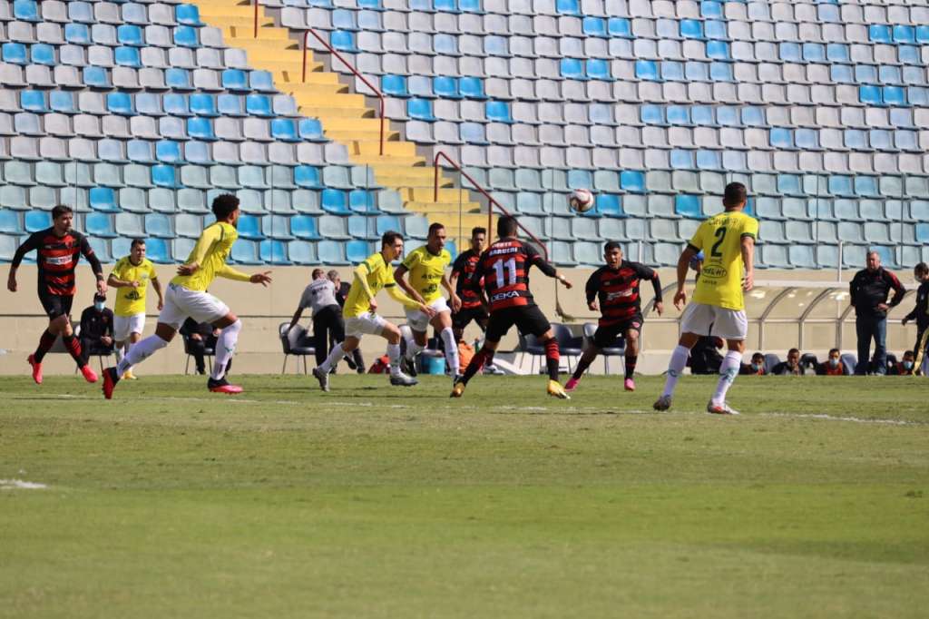 Oeste 2 x 4 Ypiranga – Canarinho voa para a liderança e afunda Rubrão