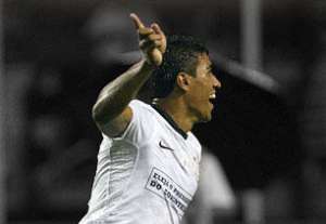 Corinthians desmente acerto com Paulinho: 'Maior reforço é a volta da torcida'