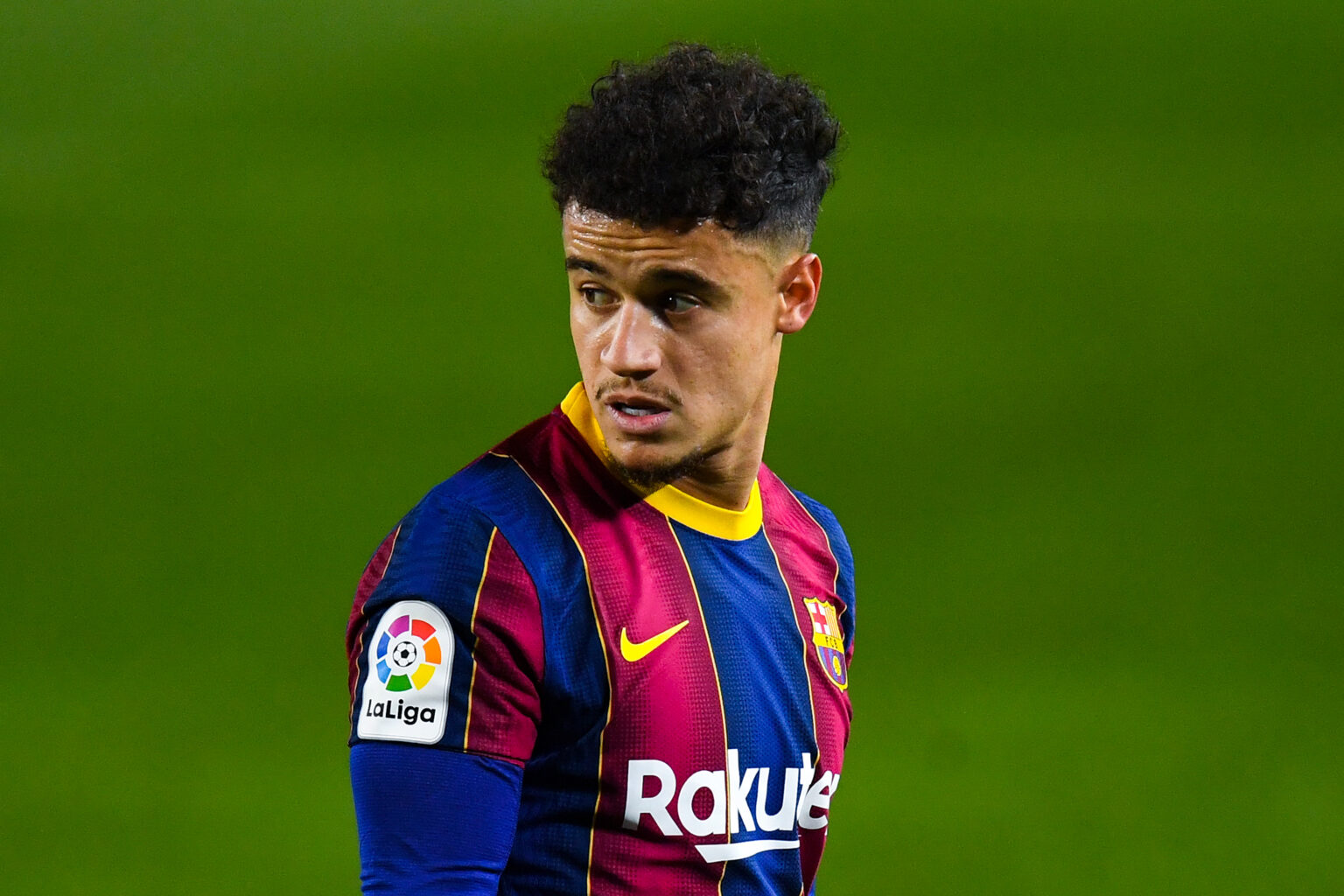 Sem espaço no Barcelona, Coutinho é alvo de clube francês