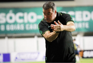 Série B: Técnico muda o nome de jogador para 