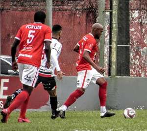 Rio Branco-PR 0 x 0 Joinville - Partida com muitas faltas termina sem gols