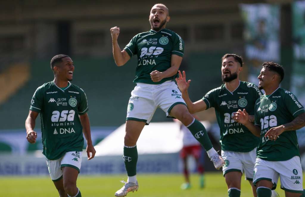 Régis estava sem clube há três meses e nove dias; aí o Guarani apostou na reviravolta