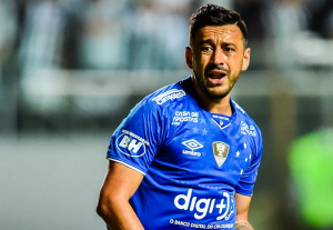 Série B: Ex-meio-campista do Cruzeiro aciona o clube na Justiça por dívida de R$3 milhões