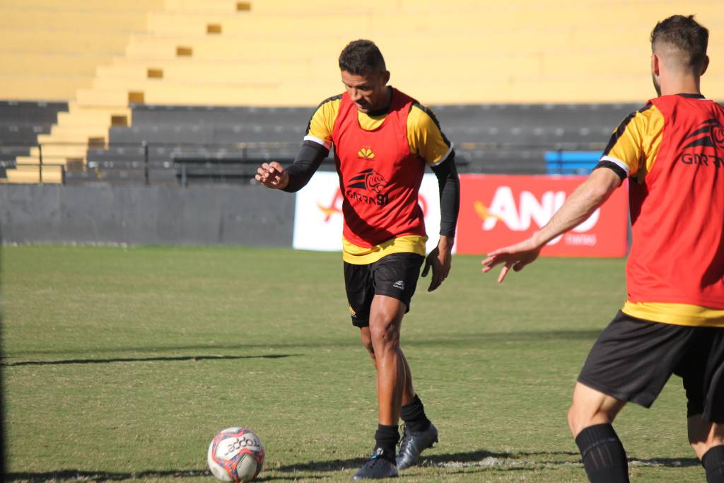 Criciúma-SC x Paraná-PR – Líder defende invencibilidade em ‘duelo de Série A’